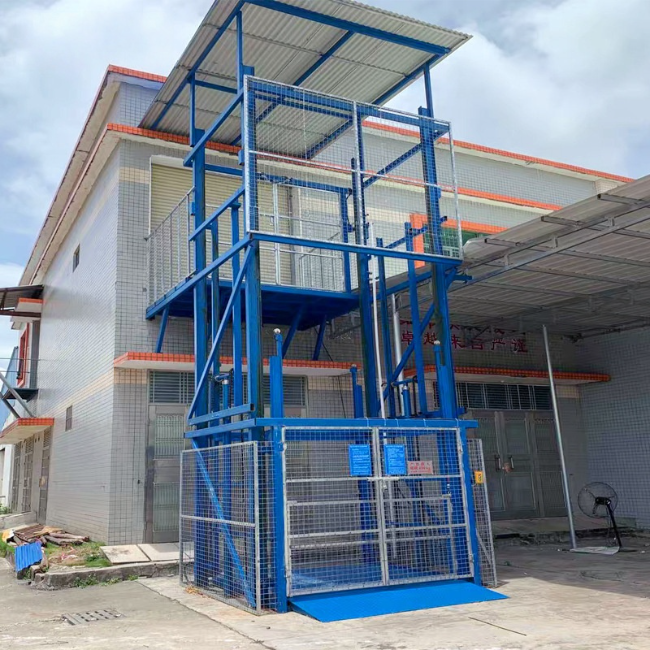 湖南建材厂室外升降货梯安装